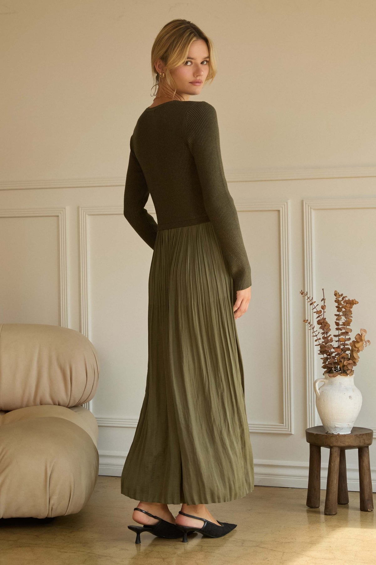 Deep Green Crepe Dress Autumn & Blues Boutique Deep Green Crepe Dress Autumn & Blues Boutique