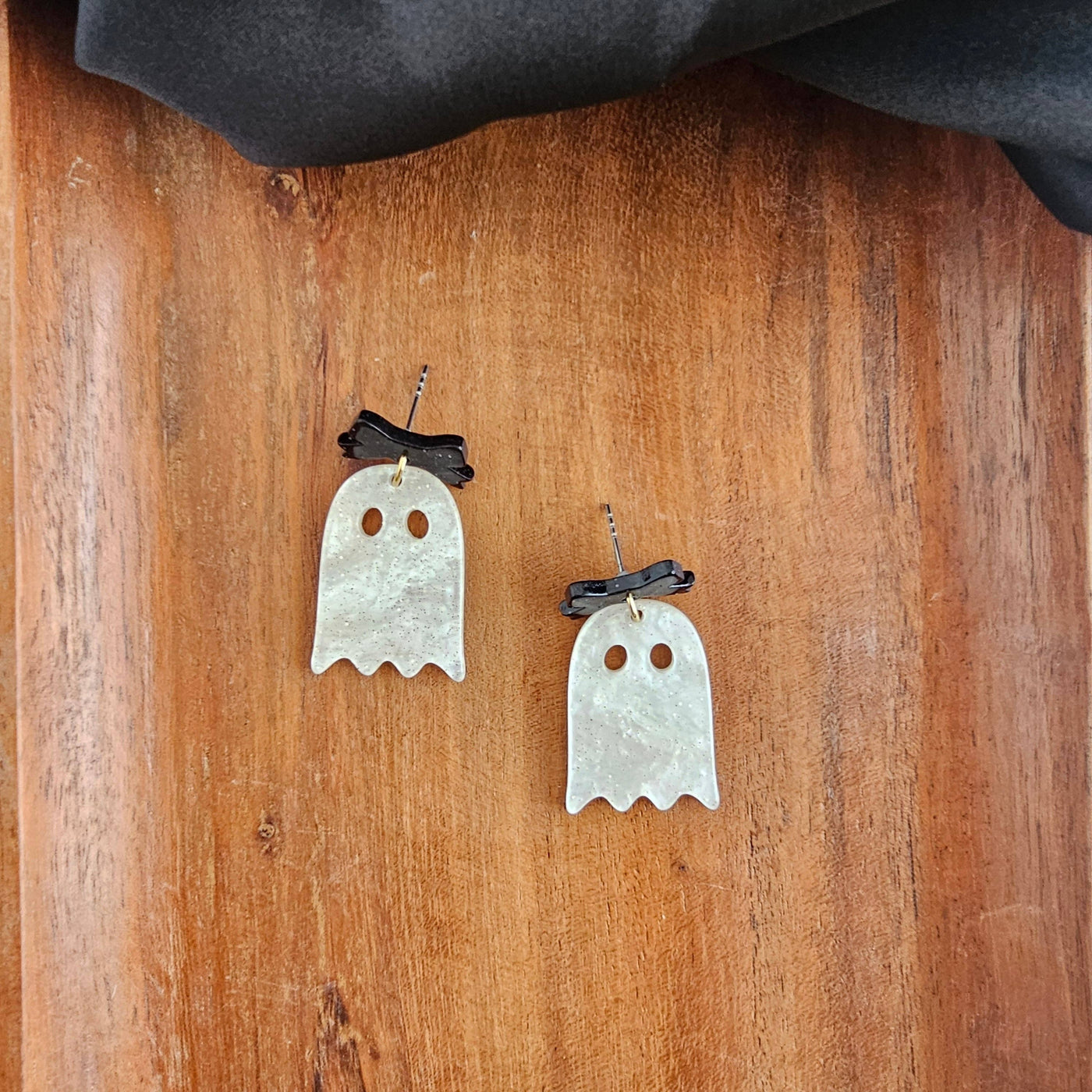 Mini Bow Ghost